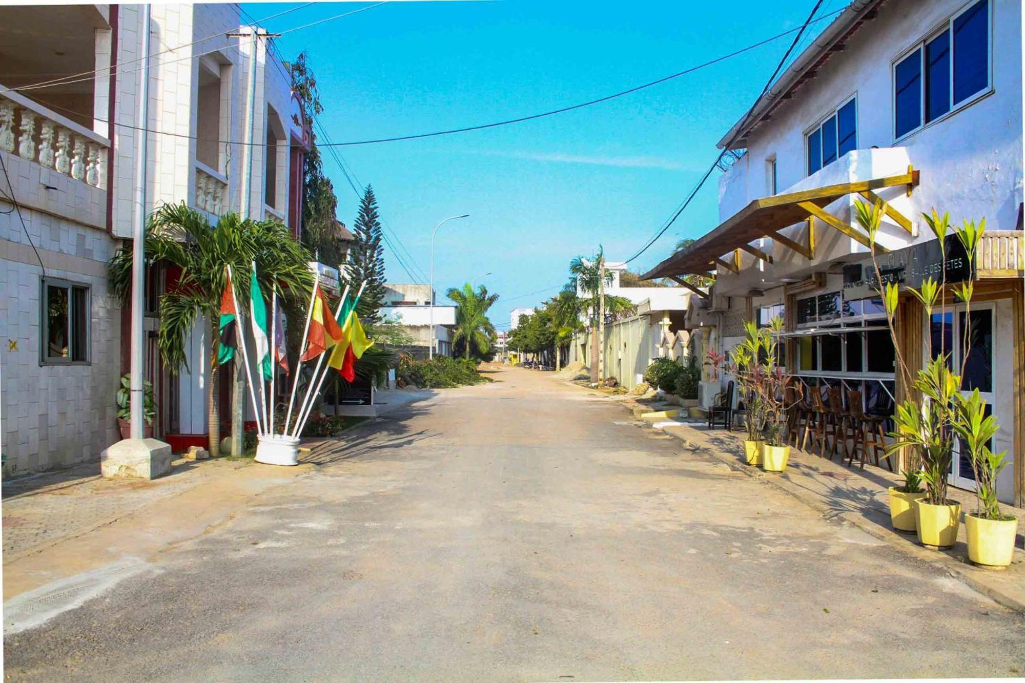 Hotel Bariba Playa Cotonou Exterior photo